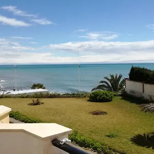 apartamento-a-pie-de-playa-nerja.1costadelsol.com/